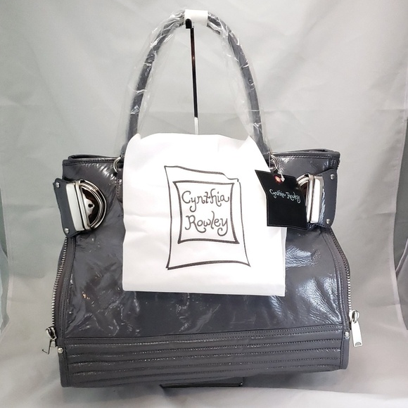 💕🛍Host Pick💕🛍Cynthia Rowley Patent Leather Bag - Picture 3 of 8